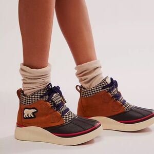 SOREL Out N About IV Varsity Classic Waterproof Boots Womens 9.5